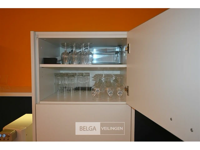 Keuken met frigo bosch - afbeelding 4 van  9