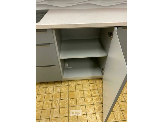 Keuken met inbouw toestellen (rouwkoop) - afbeelding 4 van  29