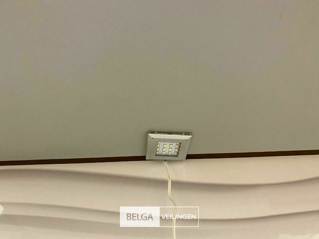 Keuken met inbouwapparatuur - - afbeelding 5 van  28