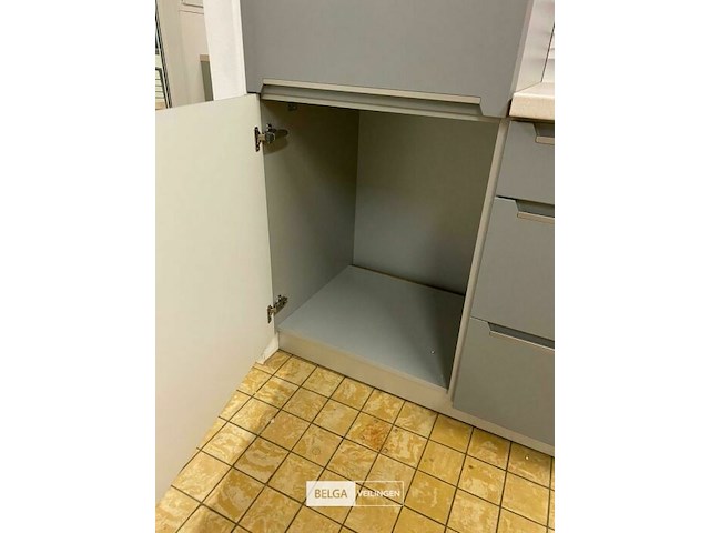 Keuken met inbouwapparatuur - - afbeelding 24 van  28