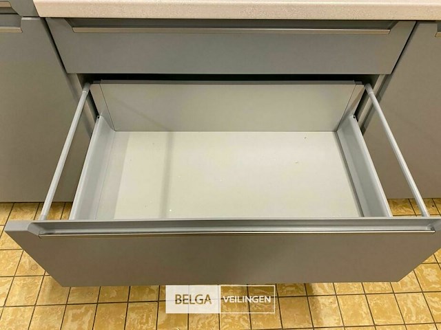 Keuken met inbouwapparatuur - - afbeelding 26 van  28