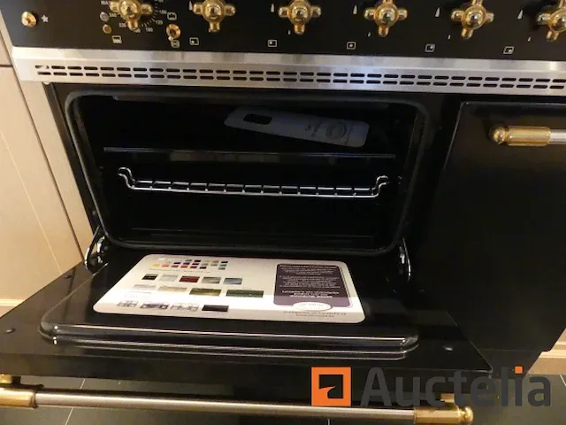 Keuken met inbouwapparatuur (model show) - afbeelding 2 van  28