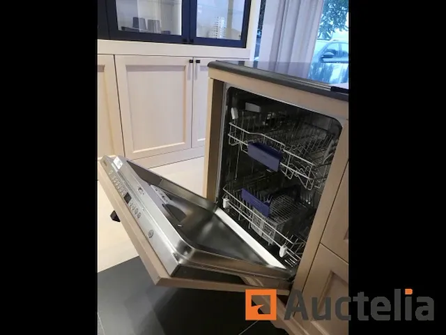 Keuken met inbouwapparatuur (model show) - afbeelding 4 van  28