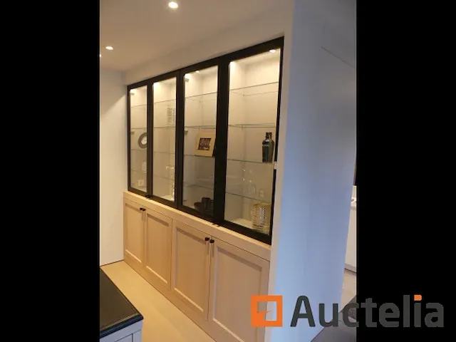 Keuken met inbouwapparatuur (model show) - afbeelding 1 van  28