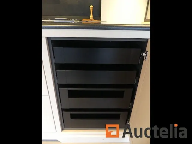Keuken met inbouwapparatuur (model show) - afbeelding 13 van  28