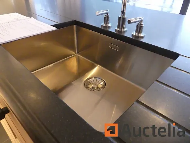 Keuken met inbouwapparatuur (model show) - afbeelding 26 van  28