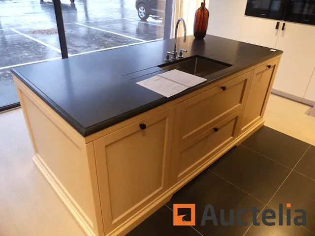 Keuken met inbouwapparatuur (model show) - afbeelding 27 van  28
