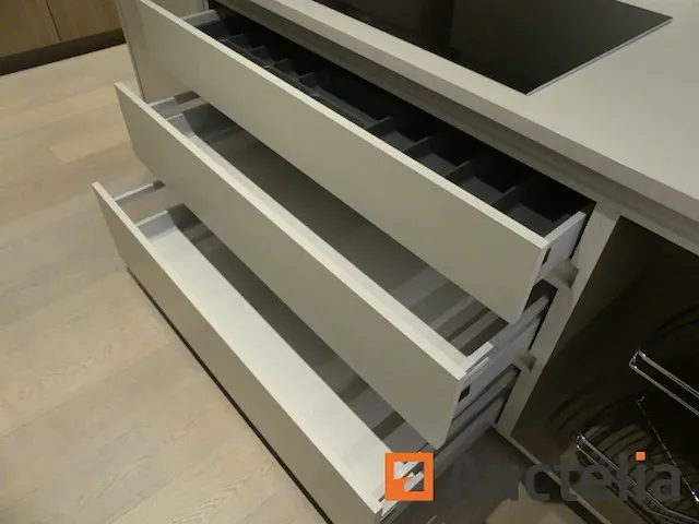 Keuken met inbouwapparatuur (model show) - afbeelding 14 van  41