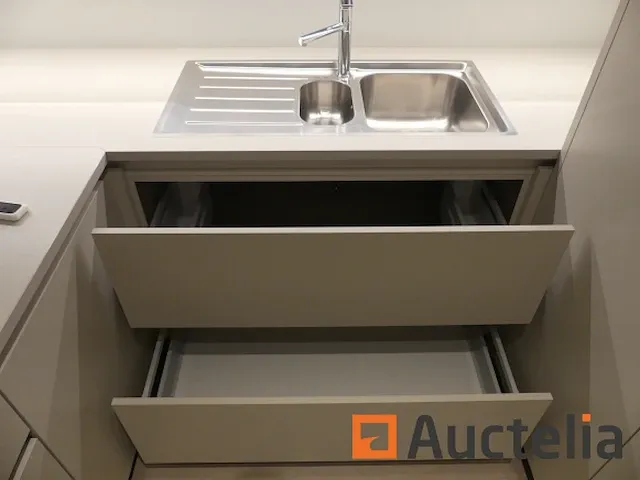 Keuken met inbouwapparatuur (model show) - afbeelding 16 van  41