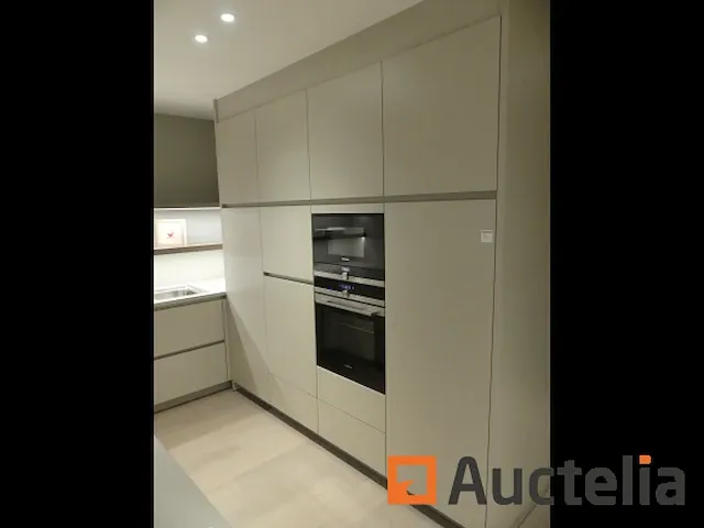 Keuken met inbouwapparatuur (model show) - afbeelding 40 van  41