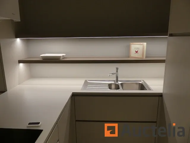 Keuken met inbouwapparatuur (model show) - afbeelding 41 van  41