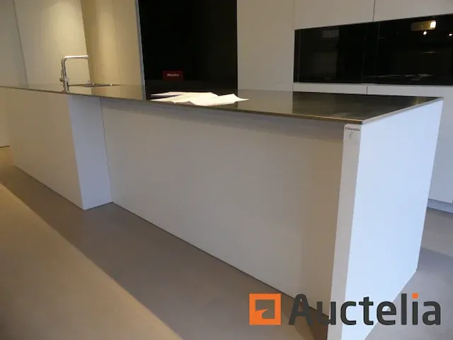 Keuken met inbouwapparatuur (model show) - afbeelding 3 van  40