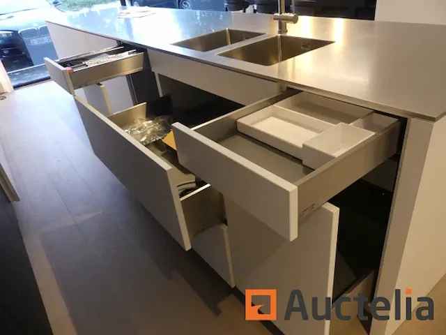 Keuken met inbouwapparatuur (model show) - afbeelding 20 van  40
