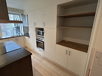 Keuken met inrichting en kookeiland - afbeelding 7 van  14