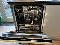 Keuken met inrichting en kookeiland - afbeelding 11 van  14