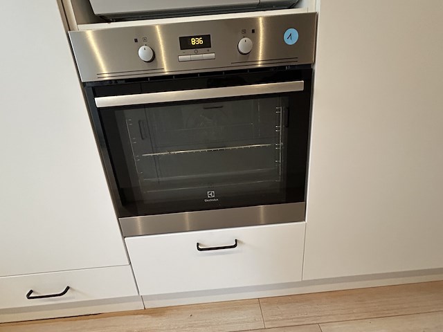 Keuken met inrichting en kookeiland - afbeelding 14 van  14