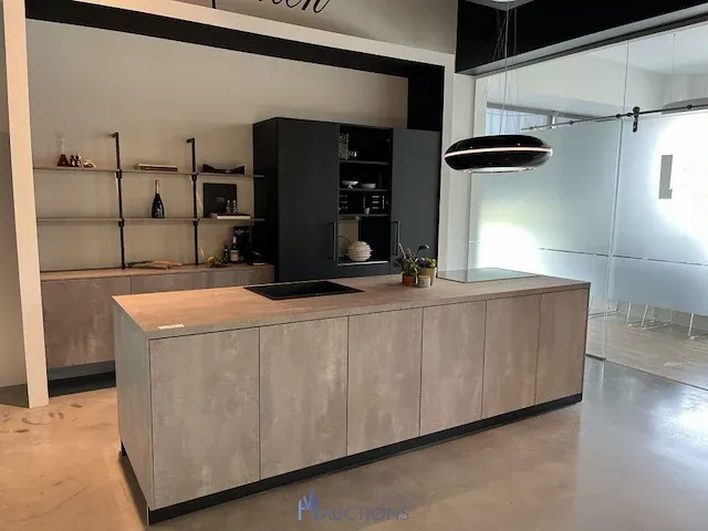 Keuken met kookeiland - afbeelding 1 van  26
