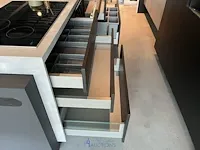 Keuken met kookeiland - afbeelding 25 van  26