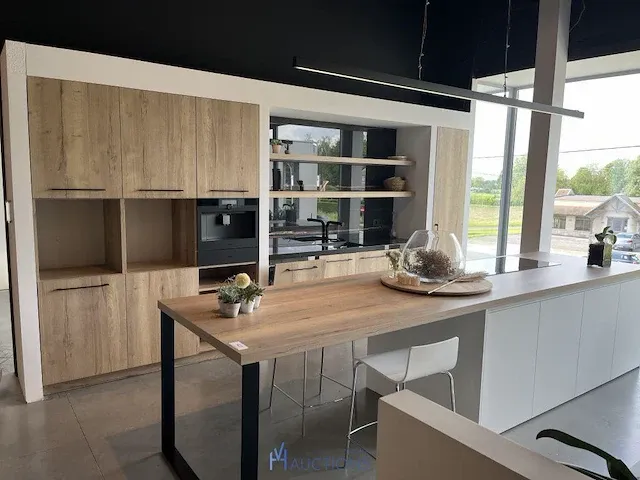 Keuken met kookeiland - afbeelding 1 van  20