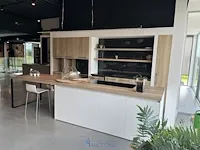 Keuken met kookeiland - afbeelding 12 van  20
