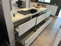Keuken met kookeiland - afbeelding 8 van  9