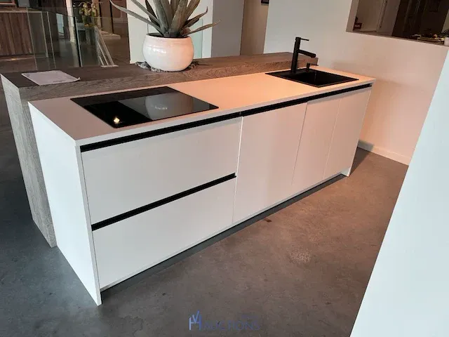 Keuken met kookeiland - afbeelding 6 van  11