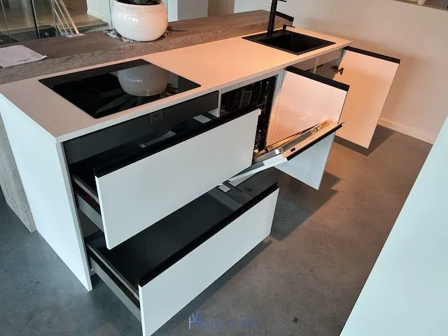 Keuken met kookeiland - afbeelding 10 van  11