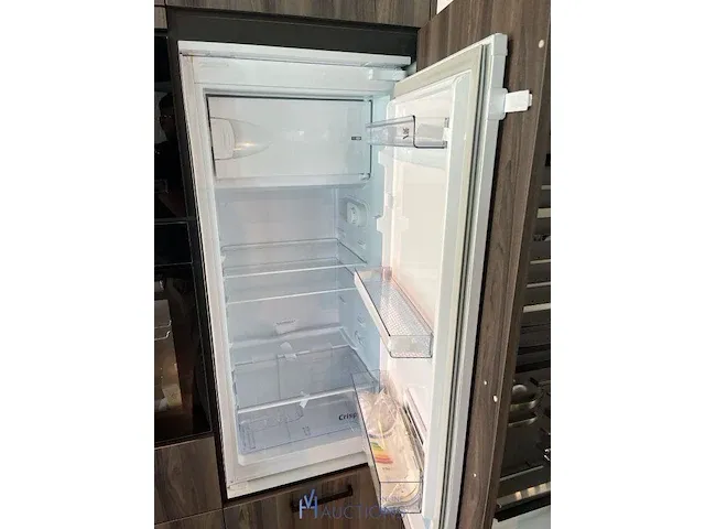 Keuken met kookeiland - afbeelding 2 van  16