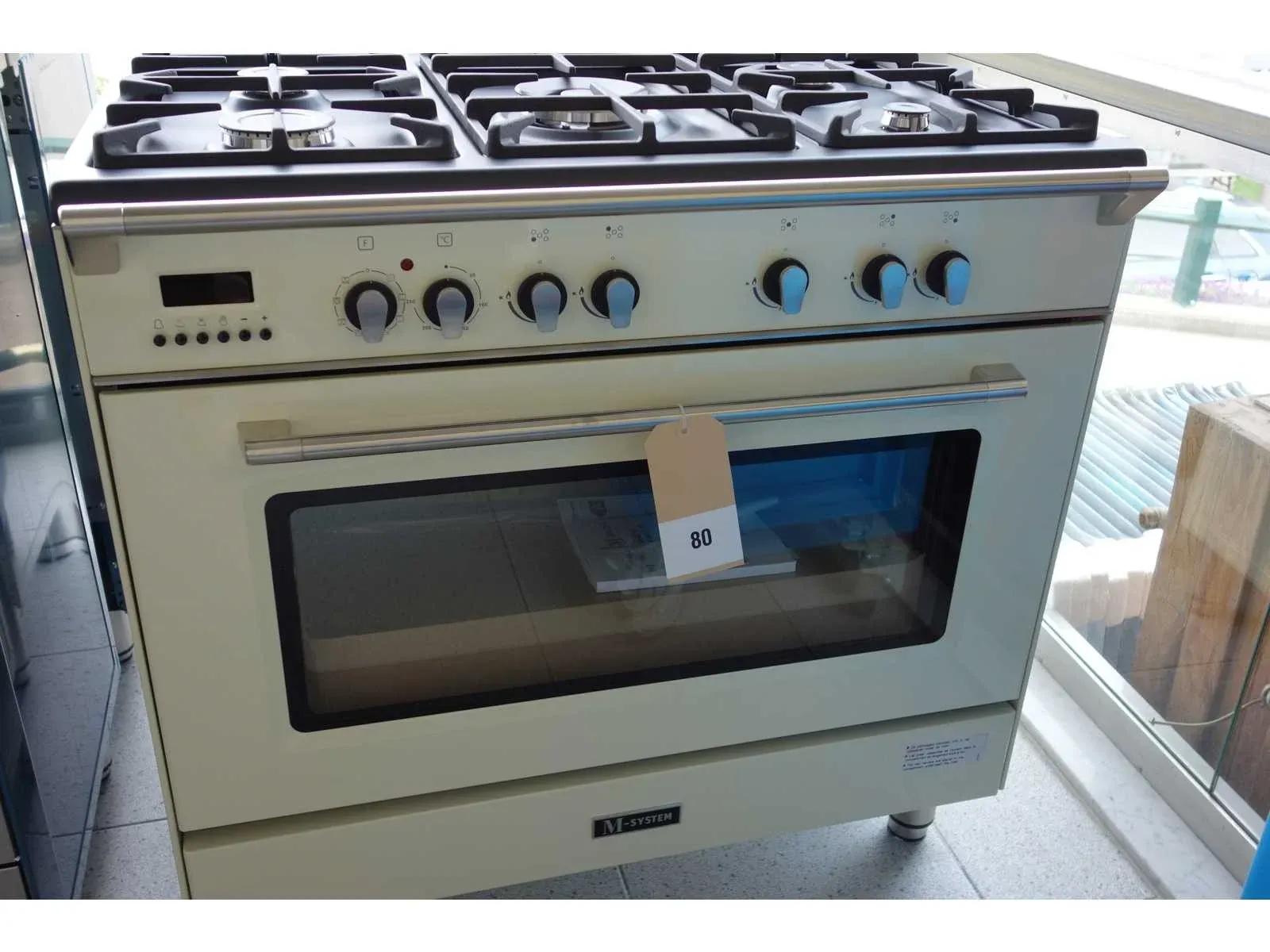 Keukenapparatuur, elektronica, decoratie en diversen