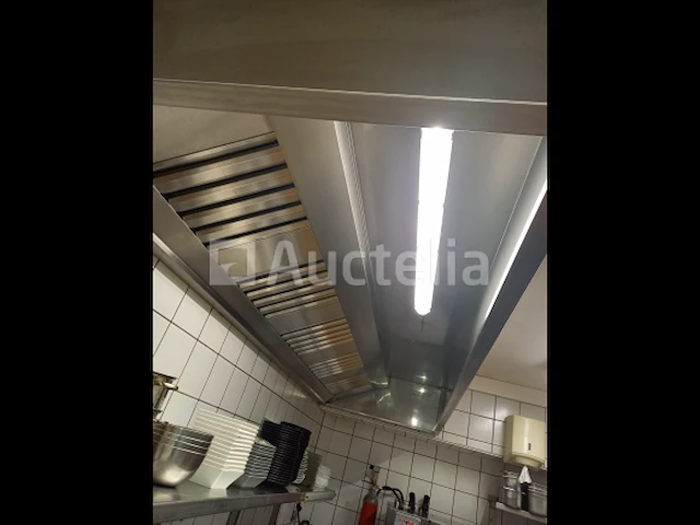 Keukenblok en afzuigkap - afbeelding 5 van  8