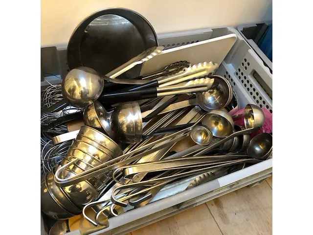 Keukenmateriaal - afbeelding 1 van  4