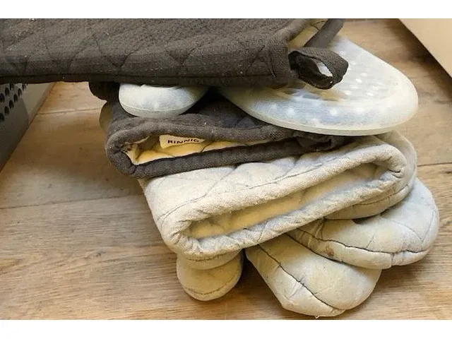 Keukenmateriaal - afbeelding 4 van  4