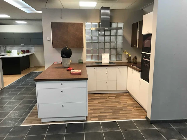Keukenopstelling expo 17 in bouwpakket - afbeelding 3 van  44