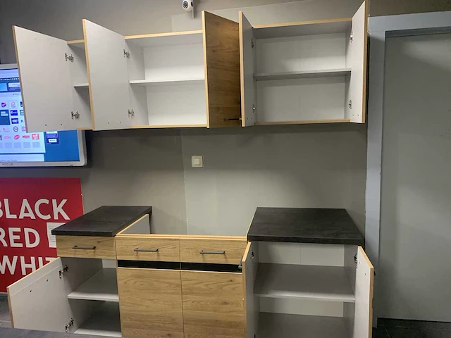 Keukenopstelling junona bernstein eik 180-240 cm met spoelbak - afbeelding 7 van  10