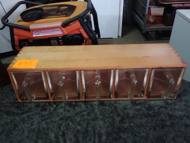 Keukenrek met glazen bakken - afbeelding 1 van  2