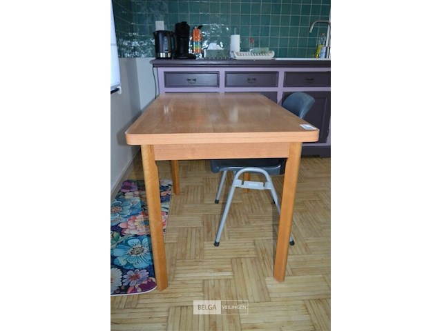 Keukentafel met stoel - afbeelding 1 van  3