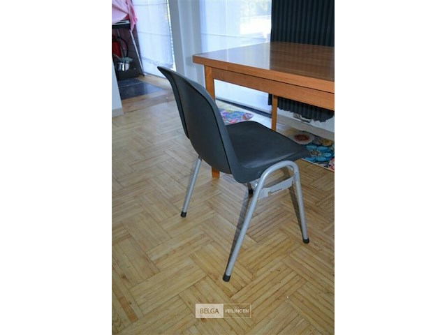 Keukentafel met stoel - afbeelding 3 van  3