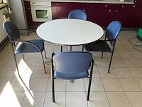 Keukentafel met stoelen - afbeelding 1 van  4
