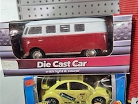 Kever, vw bus en brandweerwagen - afbeelding 2 van  3