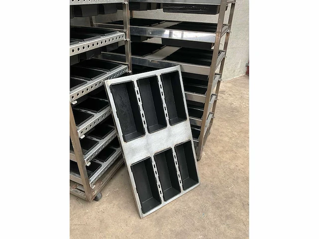 Keybake - regaalwagen inclusief bakvormen (2x) - afbeelding 5 van  5