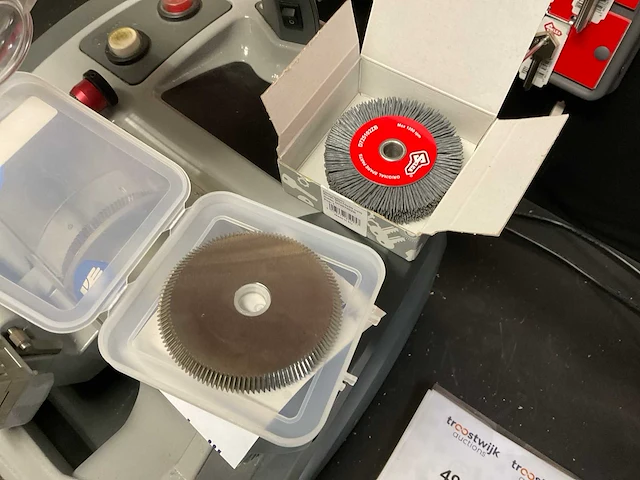 Keyline carat quattro sleuteldupliceermachine - afbeelding 2 van  10