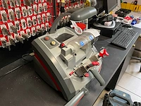 Keyline carat quattro sleuteldupliceermachine - afbeelding 4 van  10