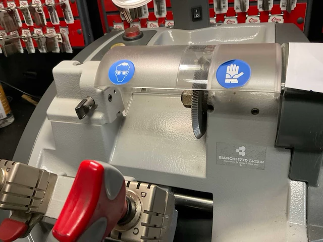 Keyline carat quattro sleuteldupliceermachine - afbeelding 6 van  10