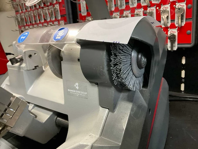 Keyline carat quattro sleuteldupliceermachine - afbeelding 7 van  10