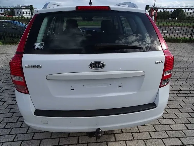 Kia - cee'd - - afbeelding 12 van  17