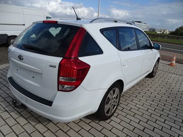 Kia - cee'd - - afbeelding 13 van  17
