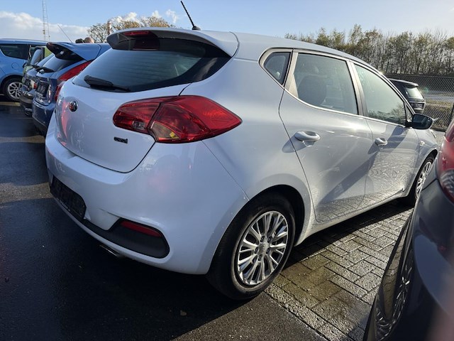 Kia cee'd 1.4 crdi easy,2015 - afbeelding 18 van  23