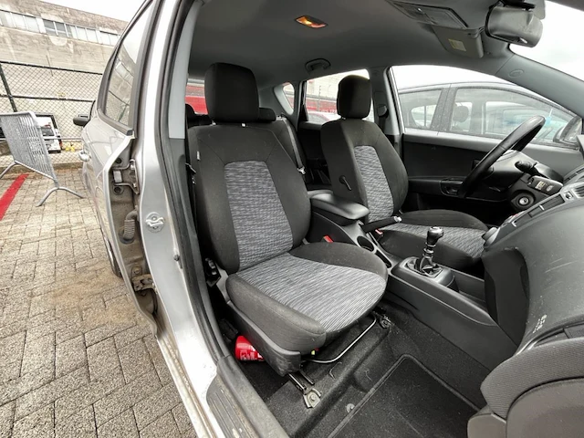Kia ceed, 2009 - afbeelding 15 van  29