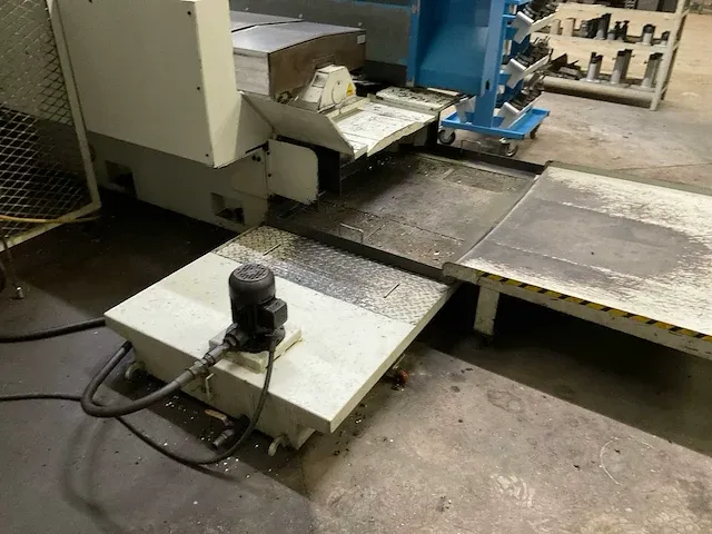 Kiheung knc-u1000 cnc bedreesmachine - afbeelding 13 van  13