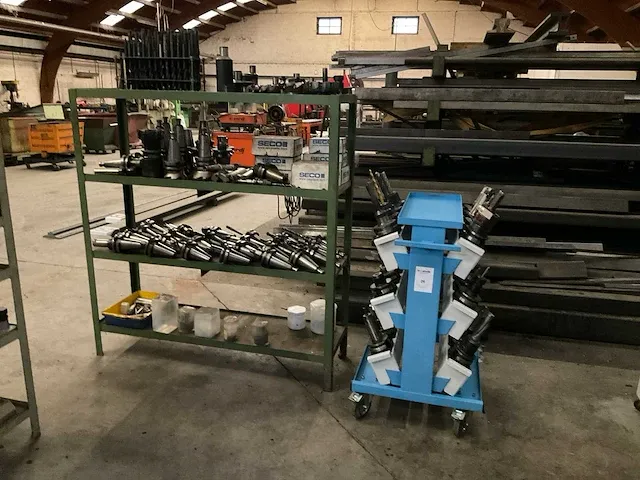 Kiheung knc-u1000 machinegereedschap (84x) - afbeelding 1 van  7